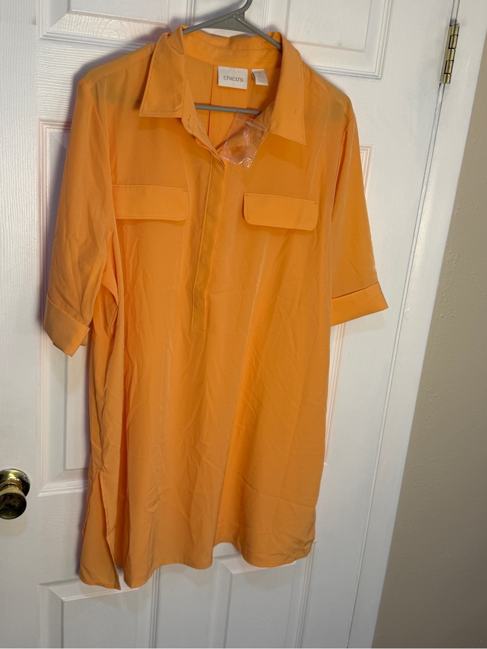 Chico's women’s Orange Short-Sleeve Shirt  button up 3